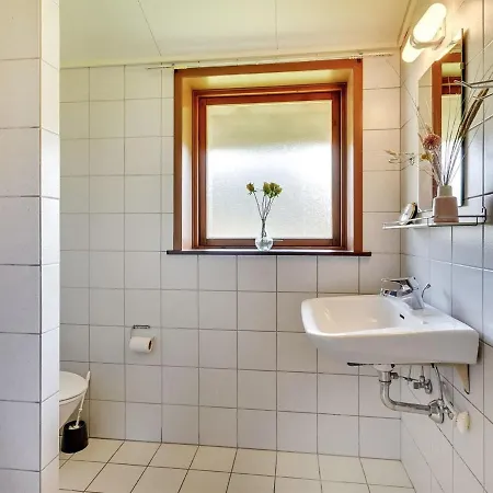 Etti - 1km From The Sea By Interhome
